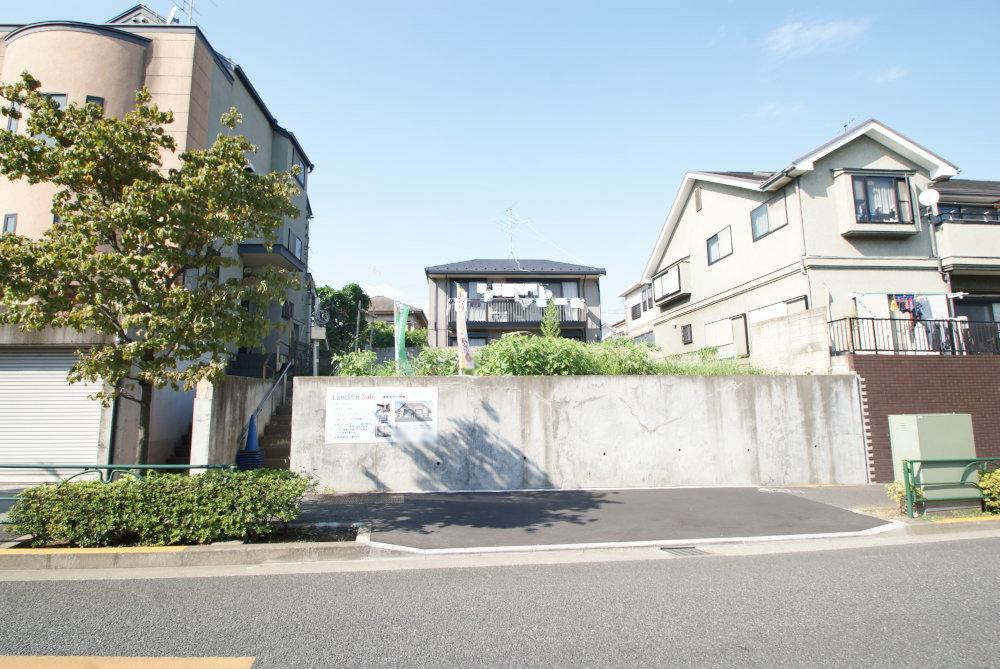 Local land photo. Land sale with building conditions of Suginami Naritanishi 3-chome. Because there is also reference plan, Please feel free to contact. South is a road-shaped land. 