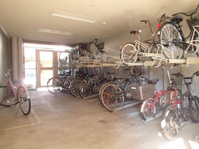 Other common areas. Bicycle-parking space. Only in the registration fee 2000 yen it does not take the monthly usage fee.