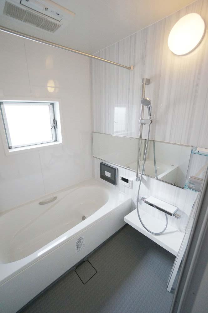 Bathroom. Also you can hang your laundry on a rainy day with a bathroom ventilation heating dryer, So you can enter from the also warm on a cold winter's day, I will be happy to enter the bath. 12 inches large with TV. 
