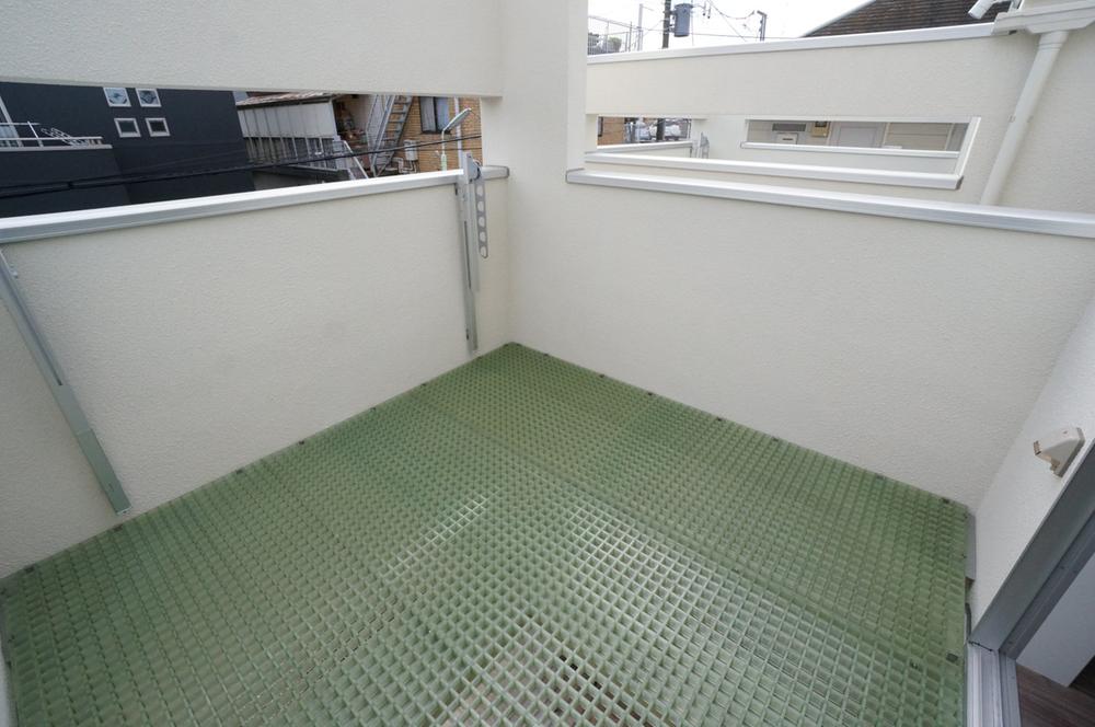 Balcony. Due to its grating balcony, Large balcony is widely implemented than normal balcony.