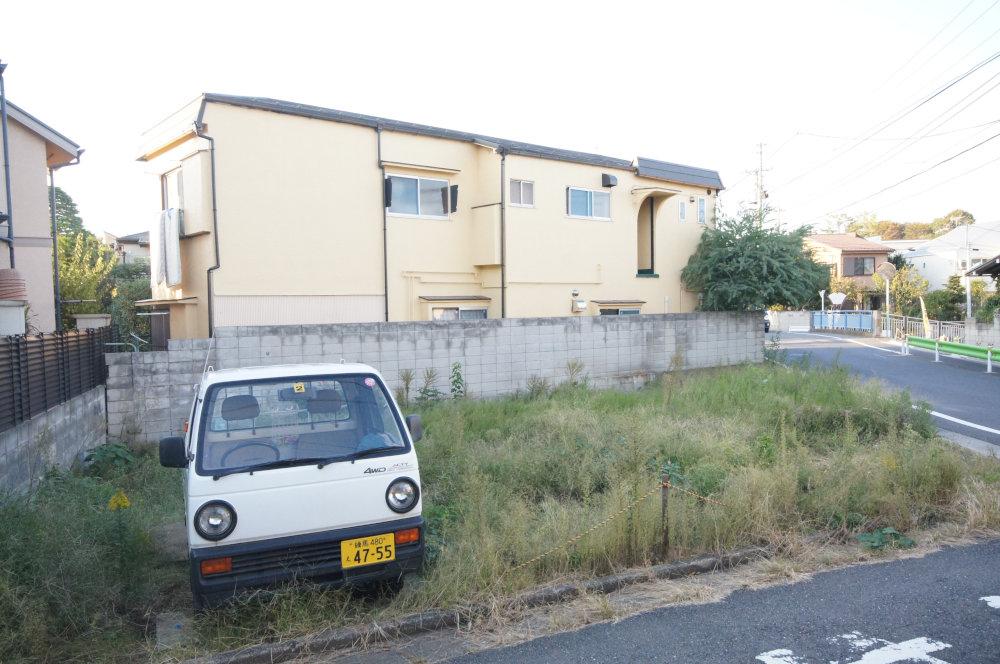 Local land photo. Since facing the south road, I think whether sunny. 