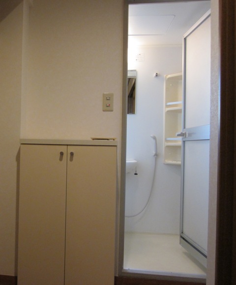 Washroom. Receipt ・ bus ・ Wash ・ Also storage shelf in the bath hall