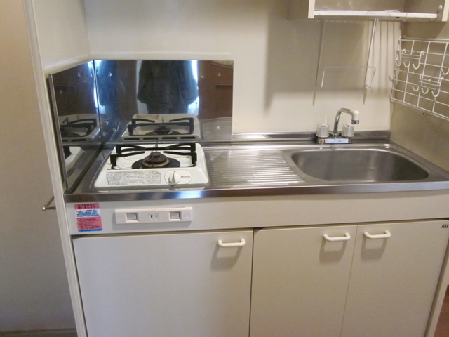 Kitchen. With storage gas 1 burner stove kitchen