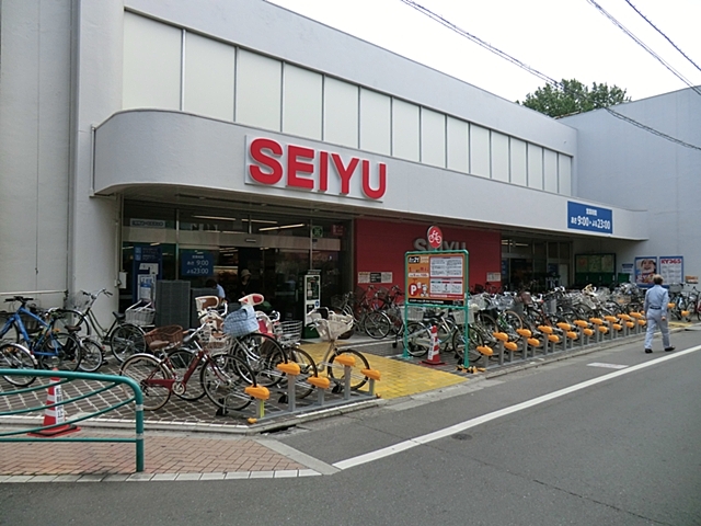 Supermarket. Seiyu Shimo Igusa store up to (super) 771m