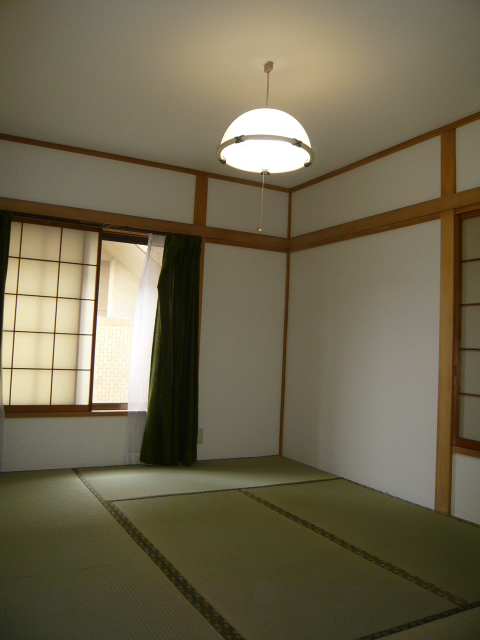 Living and room. 2F southwest Japanese-style room