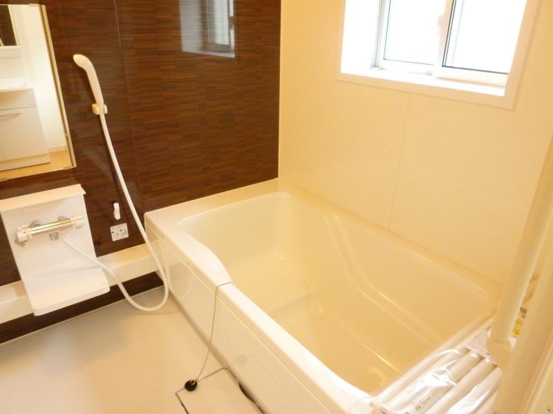 Same specifications photo (bathroom). Seller construction cases _ bathroom