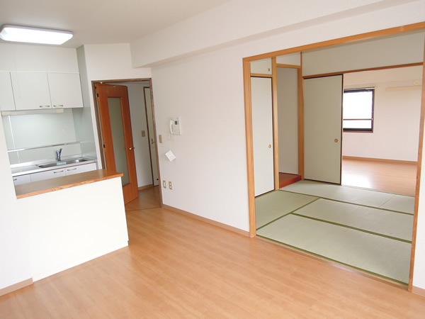 Living and room. key money ・ It is a property that does not take the renewal fee. 