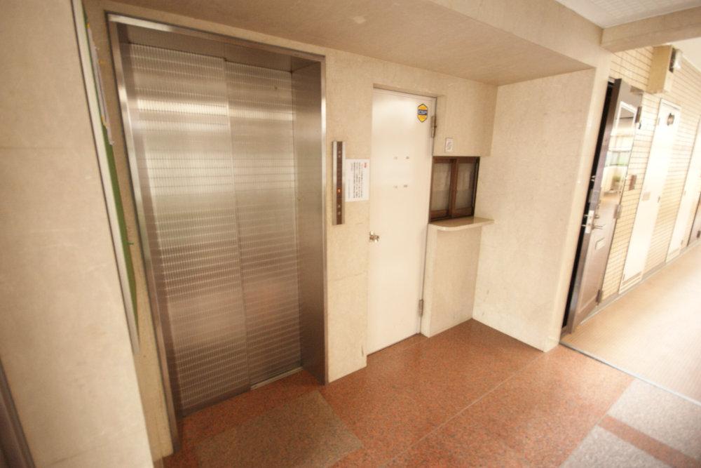 Other. Elevator There is also of course. Also heavy luggage, It is safe even when the body is heavy.