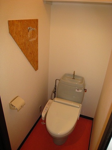 Toilet. Washlet is with.