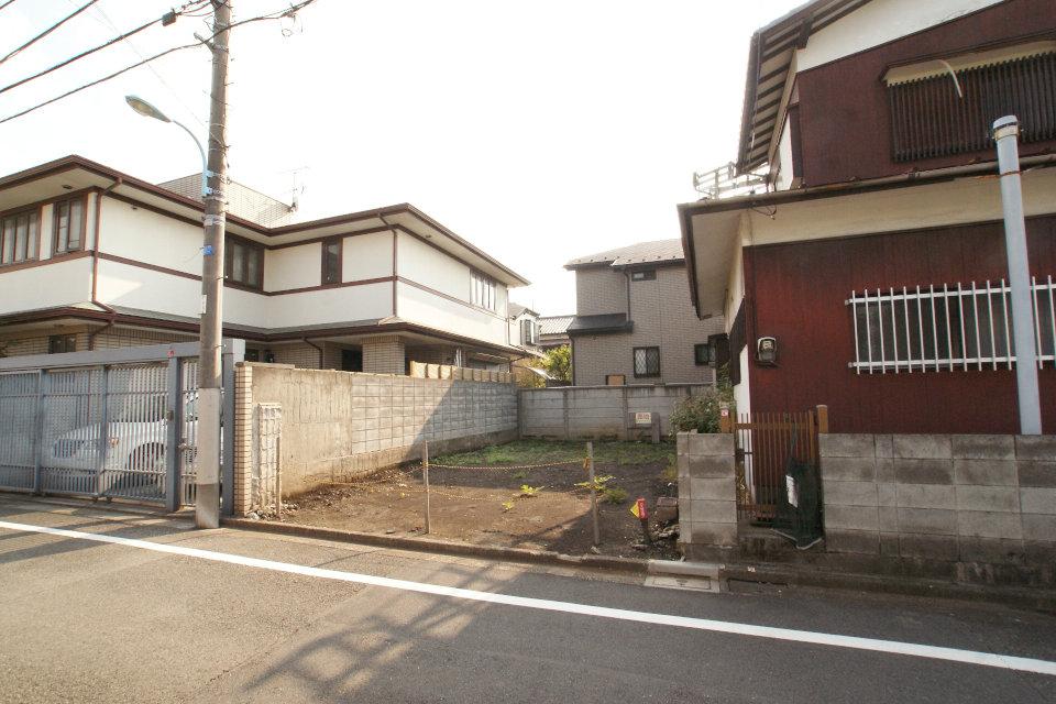 Local land photo. A quiet residential area. To 6m road has been 5.45m Seddo. 