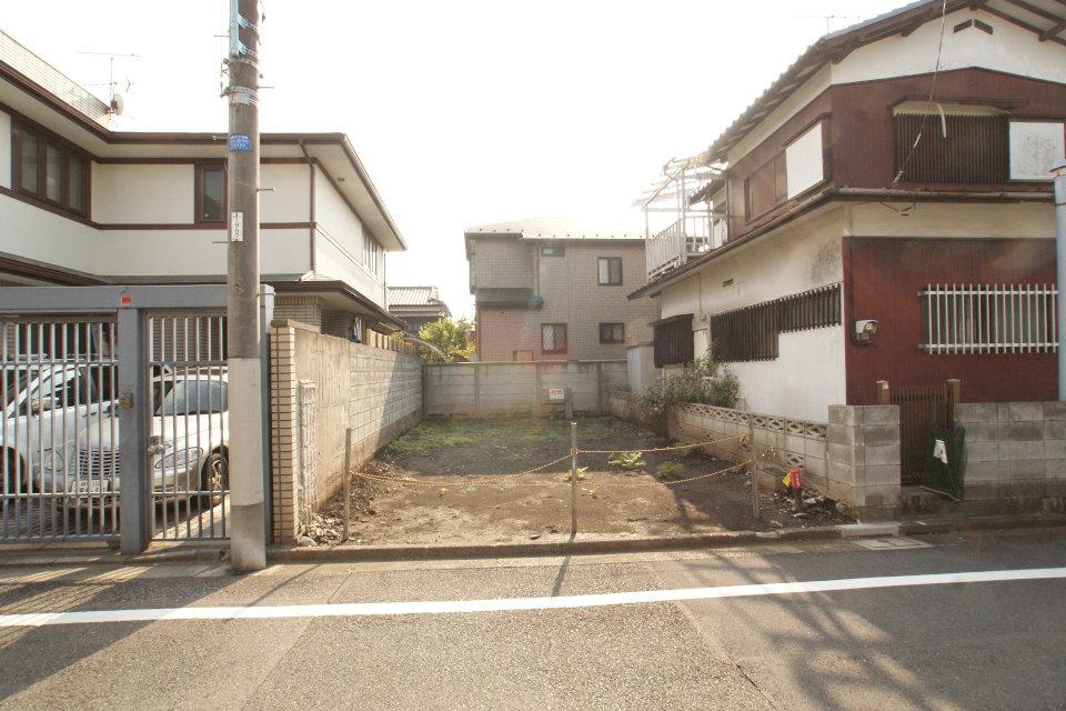 Local land photo. Popular Nishiogikubo Station 12 mins. In a quiet residential area of ​​the first kind low-rise exclusive residential area, Limited 1 compartment. Lush living environment. Because it is not with the building conditions, You can architecture in your favorite House manufacturer. Consultation of the building plan, Upon you. 