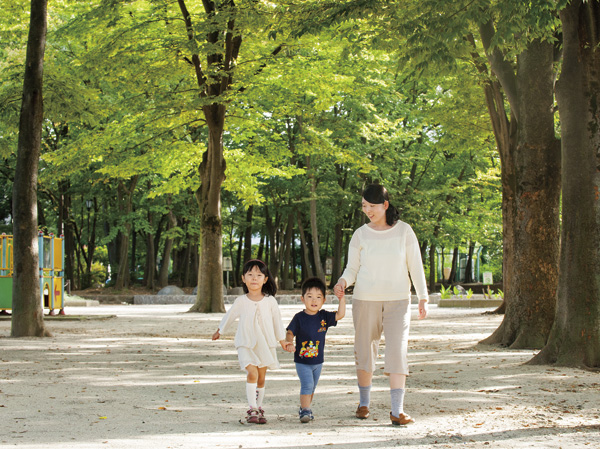 O's parent and child / Omiya before park (about 160m / On foot 2 minutes) (September 2013 shooting)