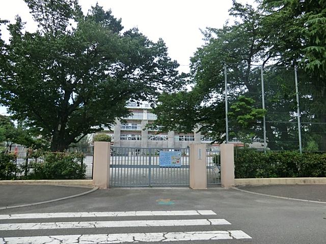 Primary school. 531m to Suginami Ward bridle bridge Elementary School