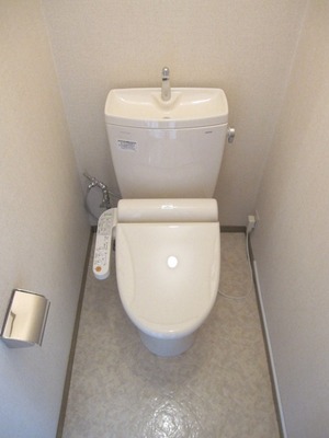 Toilet. Cleaning function with toilet seat ・ New installation! 