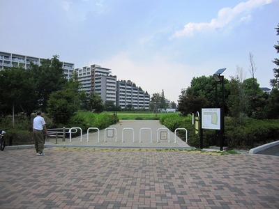 park. 374m until Momoi Harappa Park (park)