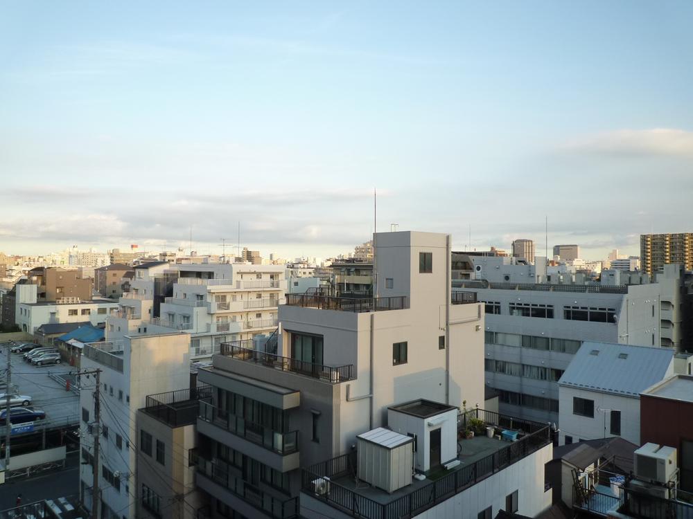 View photos from the dwelling unit. View from the site (January 2012) shooting