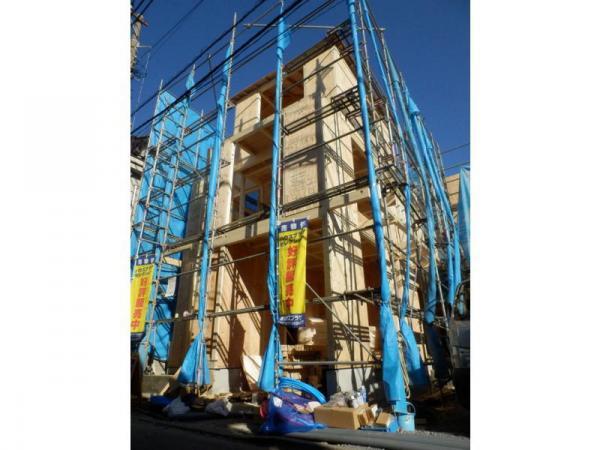 Local appearance photo. Local (11 May 2013) Shooting