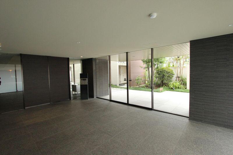 Other local. Introspection of the lobby