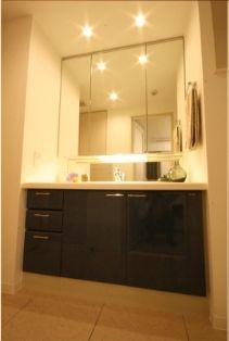 Wash basin, toilet. ~ 11 / 29 interior was completed ~