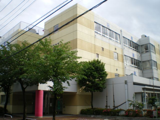 Primary school. Ward pushed up to elementary school (elementary school) 810m