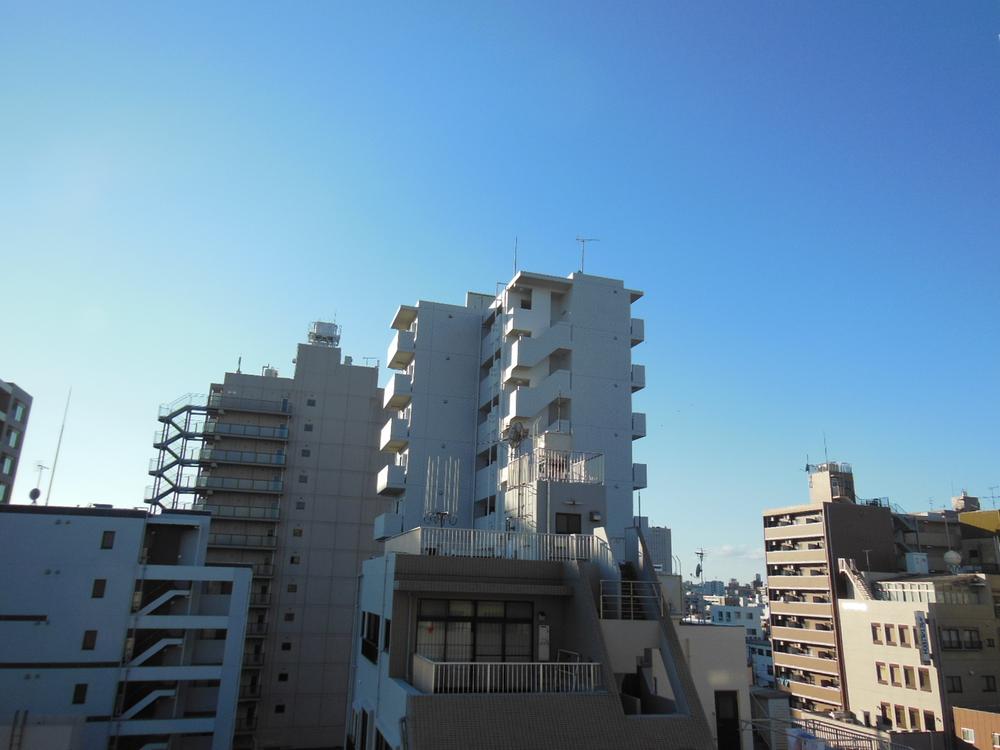 View photos from the dwelling unit. View from the site (December 2013) Shooting