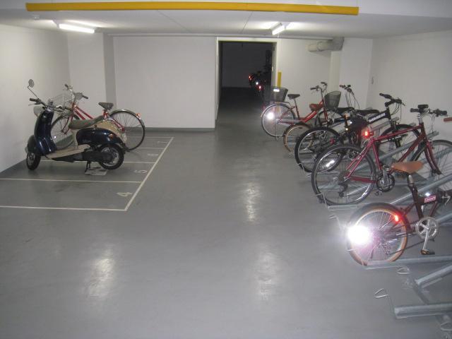 Other common areas. Bicycle-parking space