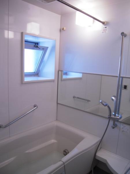 Bathroom. bathroom / 2013 November shooting