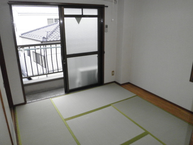 Living and room. Japanese-style room 6 quires