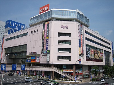 Shopping centre. LIVIN24 hours Super (shopping center) to 200m