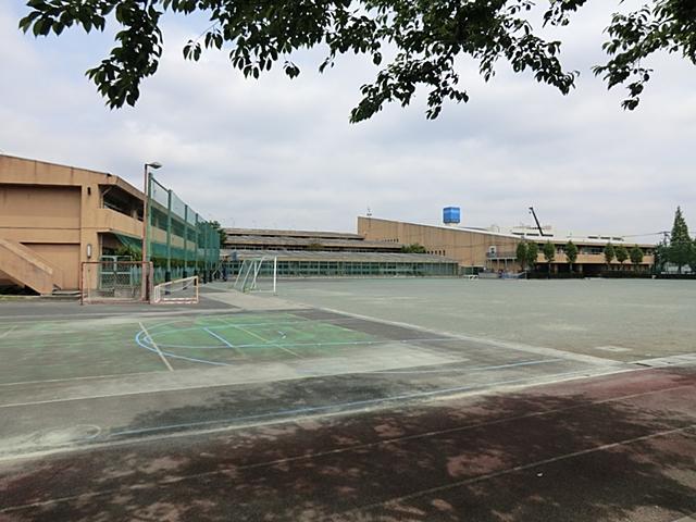 Junior high school. 450m to Sumida Tatsukanefuchi junior high school