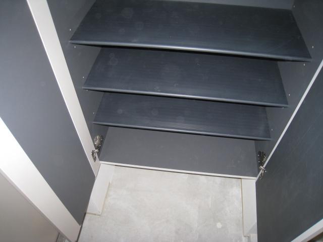 Entrance. Cupboard
