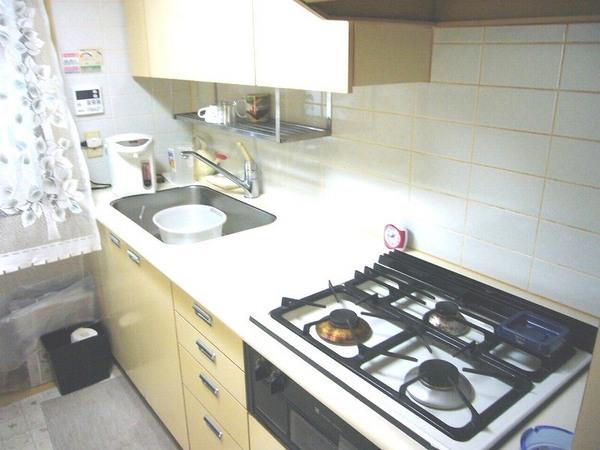 Kitchen. System kitchen that is clean use!