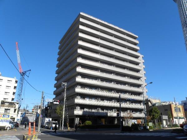 Local appearance photo. Local (11 May 2013) Shooting