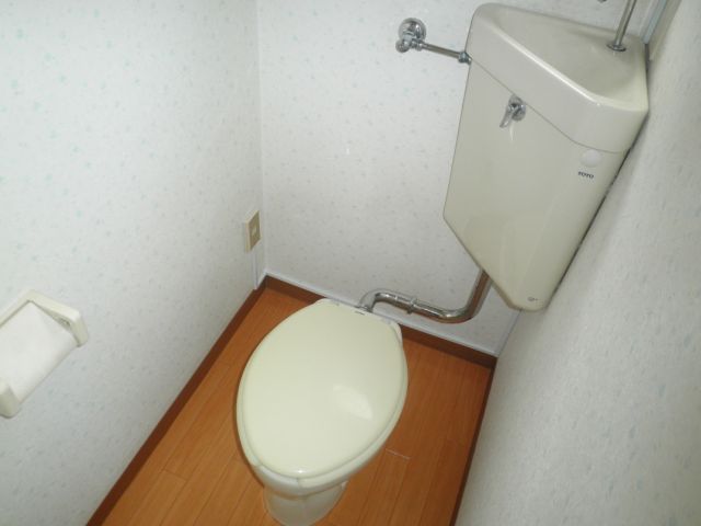 Toilet. Toilet.