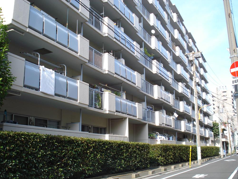 Local appearance photo. View ・ Daylighting ・ Ventilation good south-facing 6th floor dwelling unit site (November 2013) Shooting