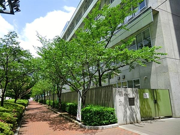 Junior high school. 985m to the two countries junior high school