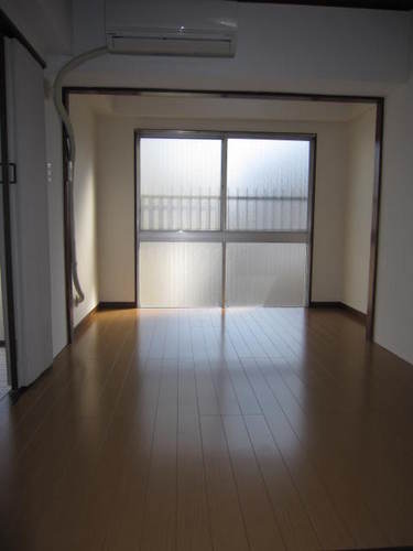 Other room space. Air-1 group-conditioned Western-style about 6.5 tatami