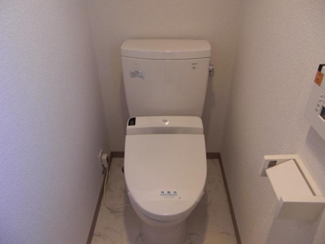 Toilet. Bidet