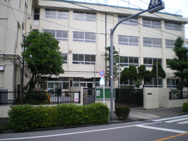 Junior high school. Municipal 380m to Sumida junior high school (junior high school)