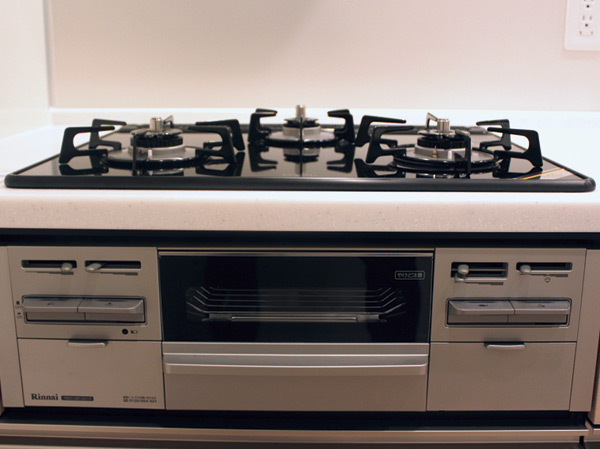 Kitchen.  [Multi-functional gas stove] Multi-functional gas stove that fun enough to cooking spread use (model room WD type)