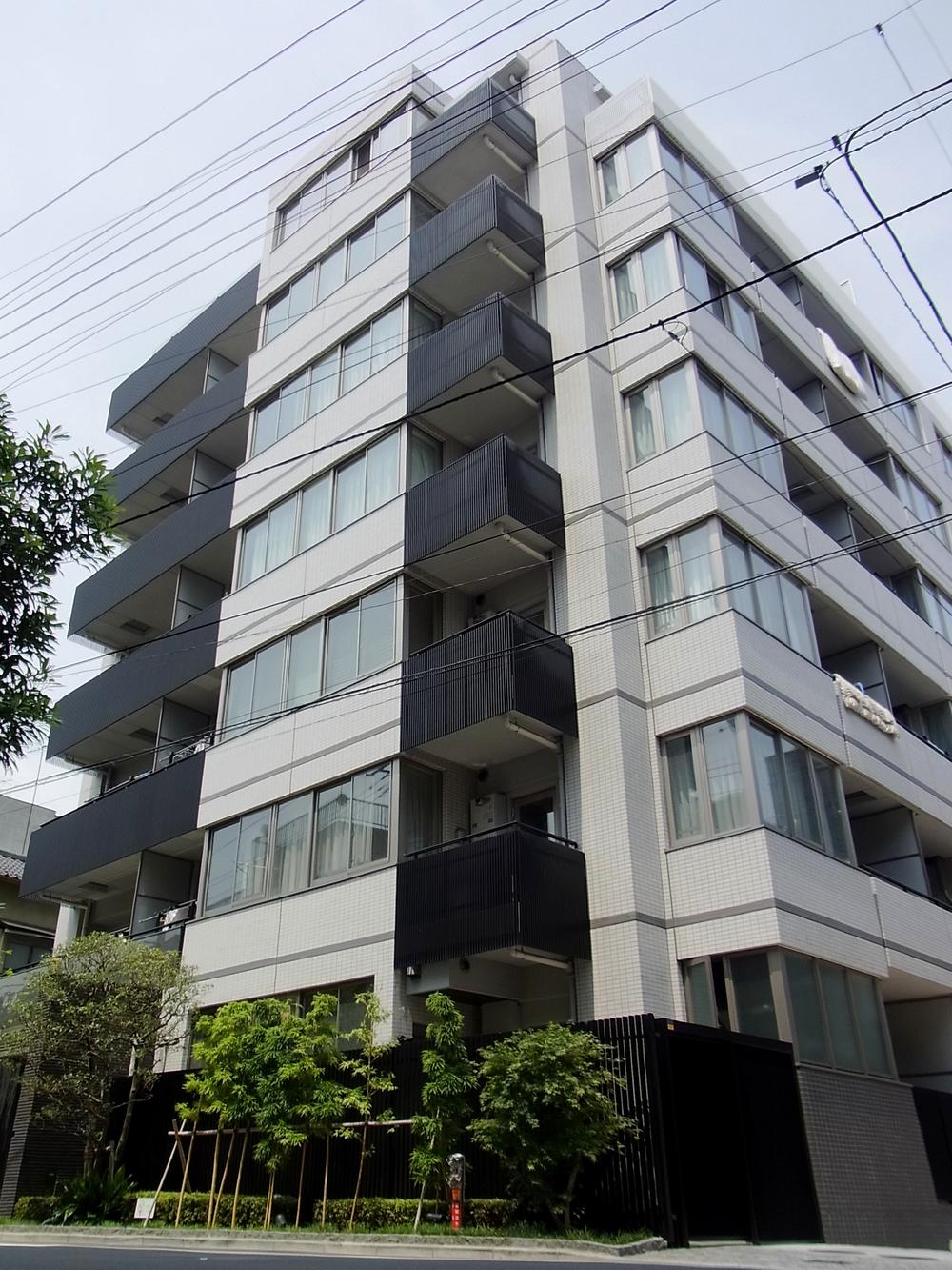 Local appearance photo. Local (July 2012) shooting