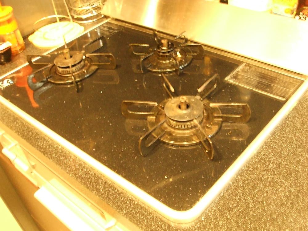 Kitchen. Indoor (11 May 2013) Shooting