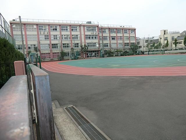 Junior high school. 800m to Sumida Tatsuware 嬬第 two junior high school