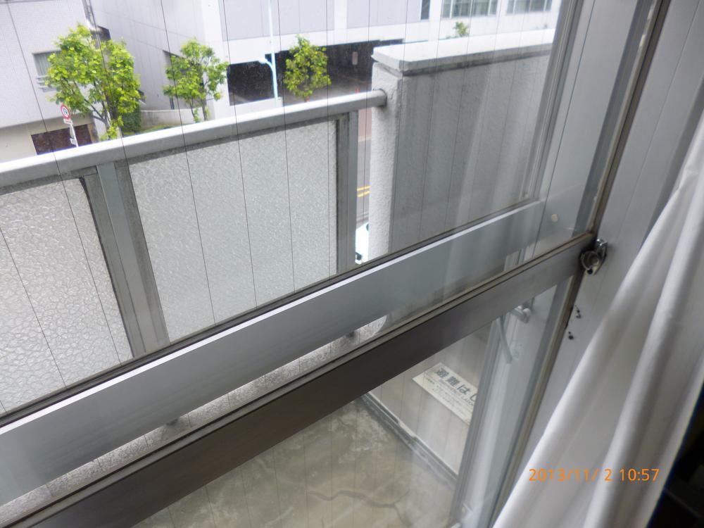 Other. Western-style double sash