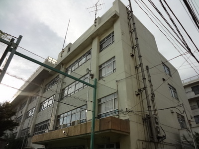 Primary school. 313m to Sumida-ku, Kikukawa elementary school (elementary school)