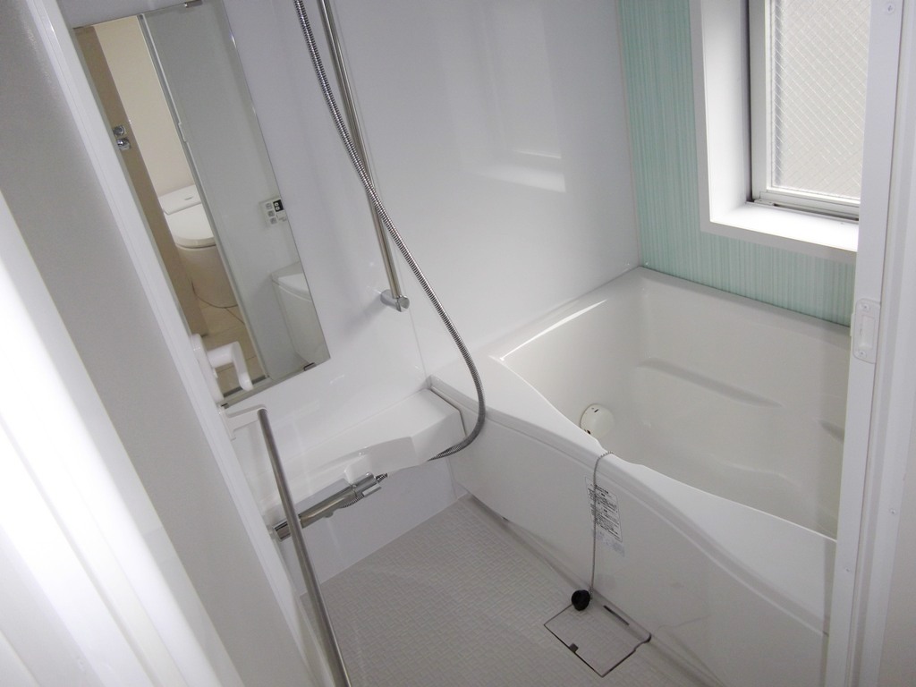 Bath. With bathroom dryer