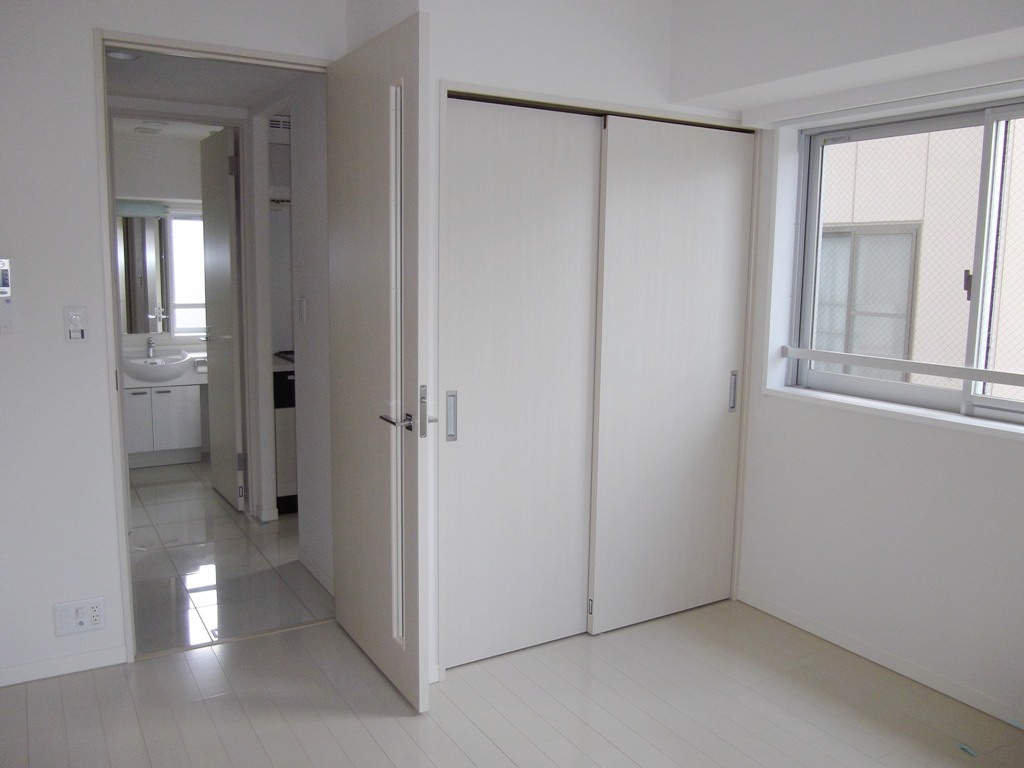 Other room space. Storage Yes