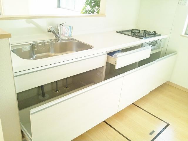 Same specifications photo (kitchen). Same specification system Kitchen. Slide is a storage type.