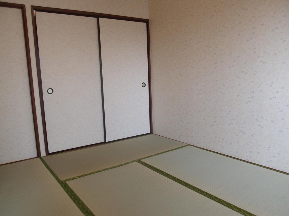 Non-living room. About 6-mat Japanese-style