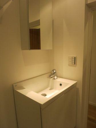 Wash basin, toilet. ~ 12 / 27 interior was completed ~ Please have a look once a reborn room.